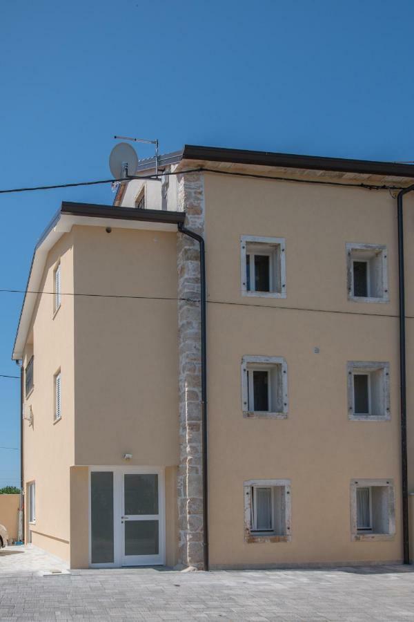 Lana House With Apartments Petrovija Exterior photo