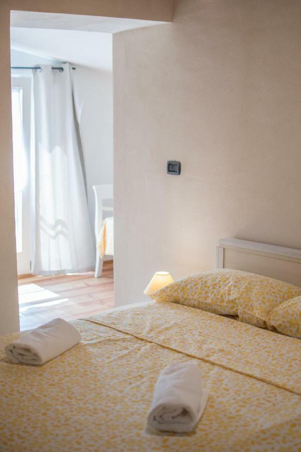Lana House With Apartments Petrovija Exterior photo